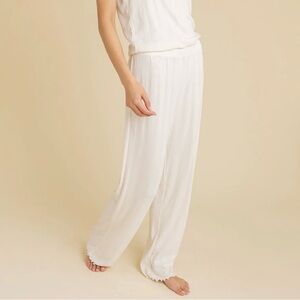 Posh Peanut Solid White Straight-Leg Vanilla
Women's Pointelle Pants -M